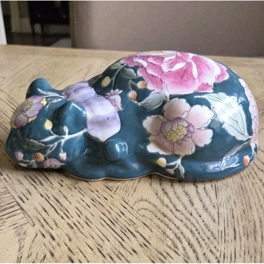 Vintage Hand painted Chinoiserie ceramic sleeping cat figurine with floral motif